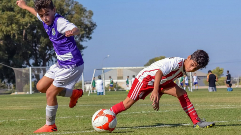 Jouer au football vous rend-il plus court ? – Authority Soccer