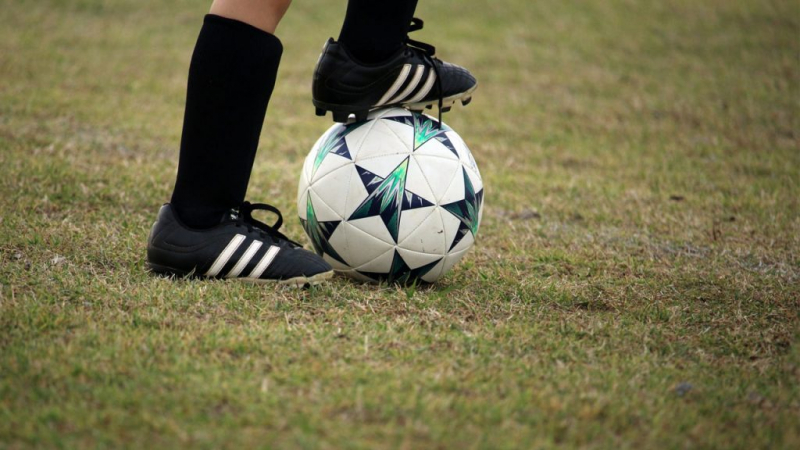 À quel point les crampons de football doivent-ils être serrés – Authority Soccer