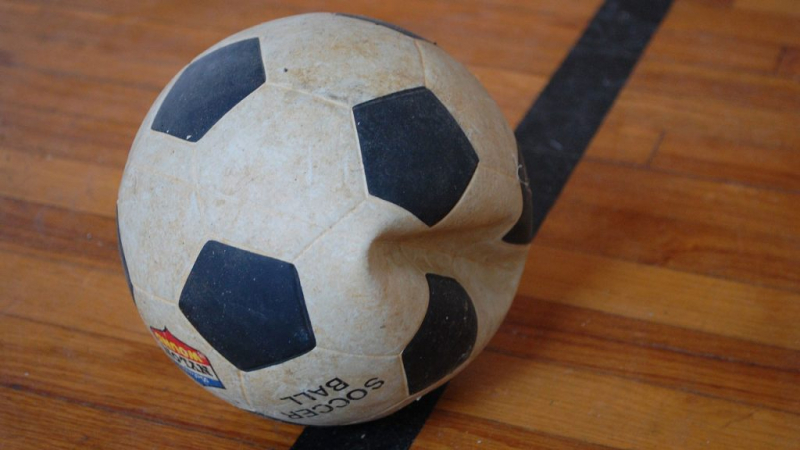 Comment dégonfler un ballon de football de la bonne manière - Authority Soccer
