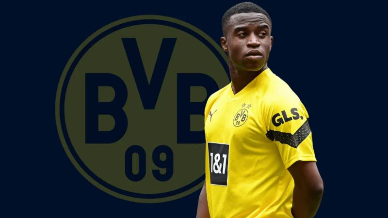  La cible de Chelsea, Moukoko, a riposté aux rumeurs de contrat de Dortmund